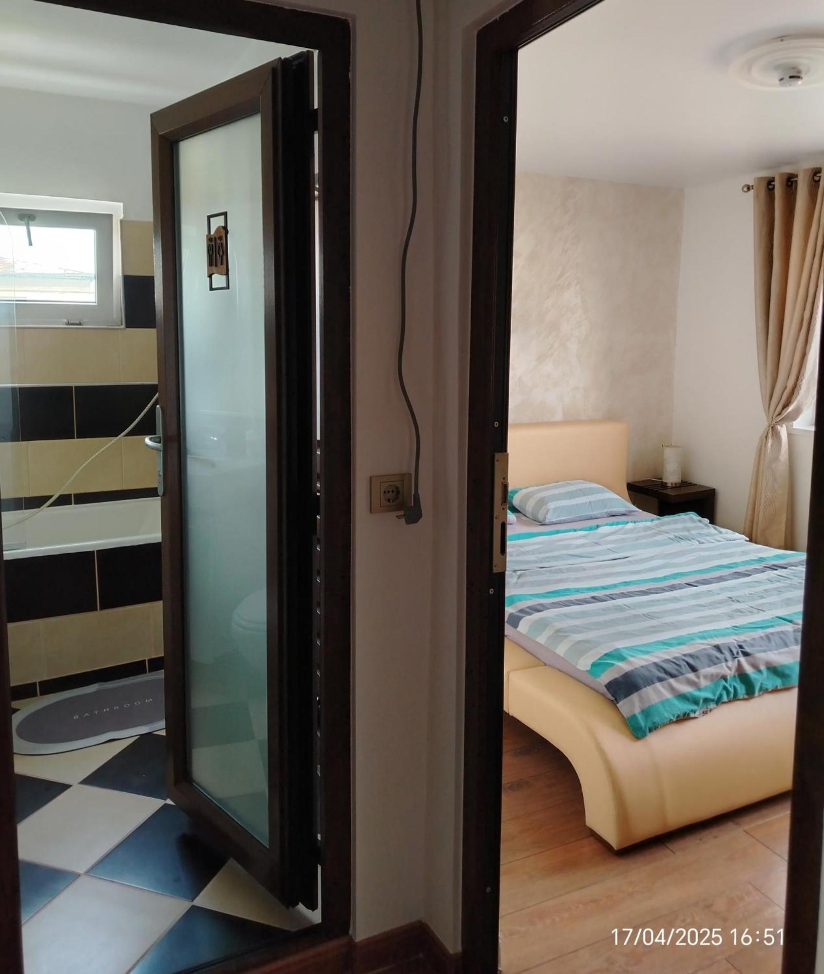 Arka Apartment Craiova Extérieur photo